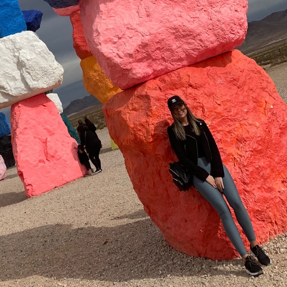 Meet your Posher, Angie - Picture 7 of 8